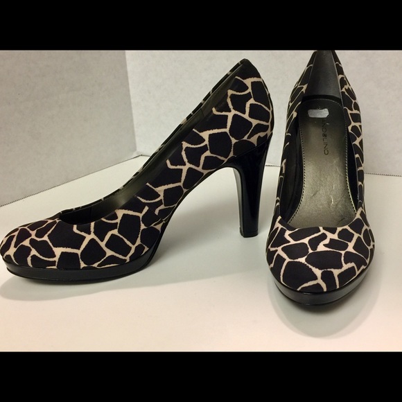 Bandolino Shoes - 🎉Bandolino Giraffe Heels Sz 8